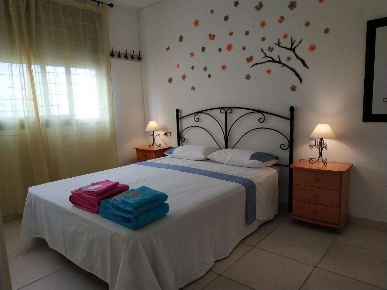 Apartamentos Tamarindo Кала де Финестрат Екстериор снимка